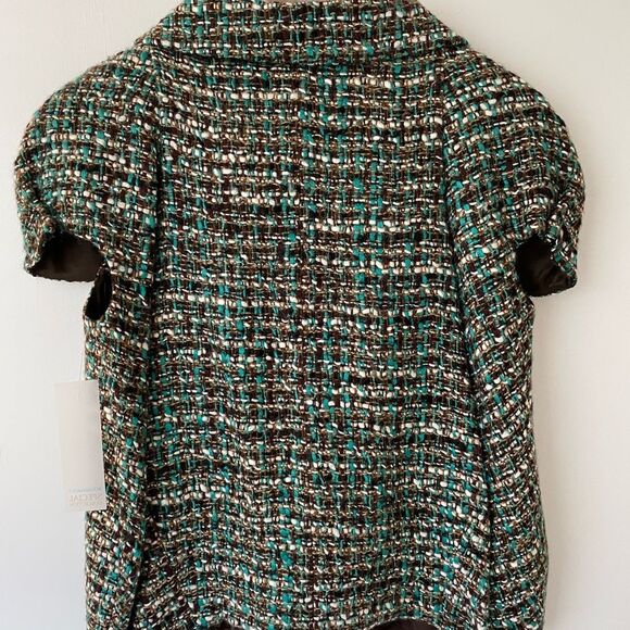 Authentic Prada boucle cap sleeve jacket - Picture 2 of 5